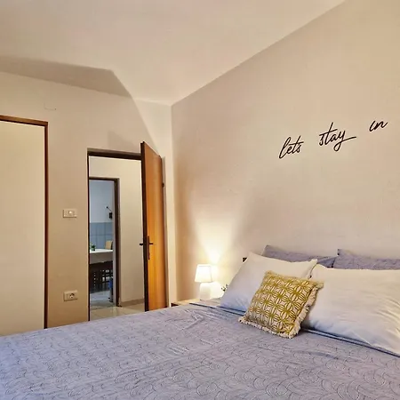 Apartment Pp 13